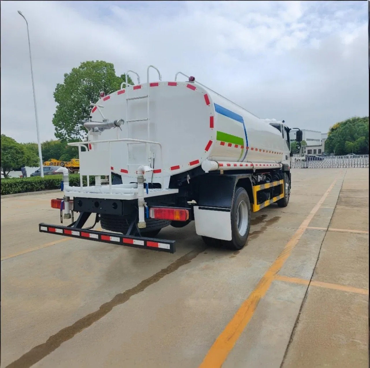 FOTON 9000 Liters Water Tanker Truck (5)