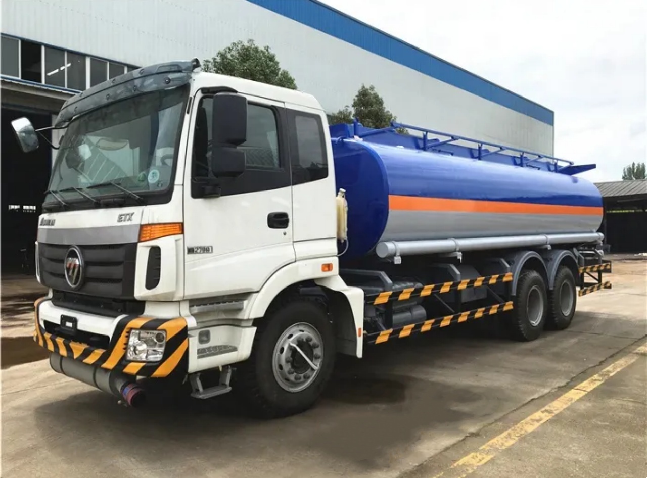 Foton Auman 22000 Liters Fuel Delivery Truck