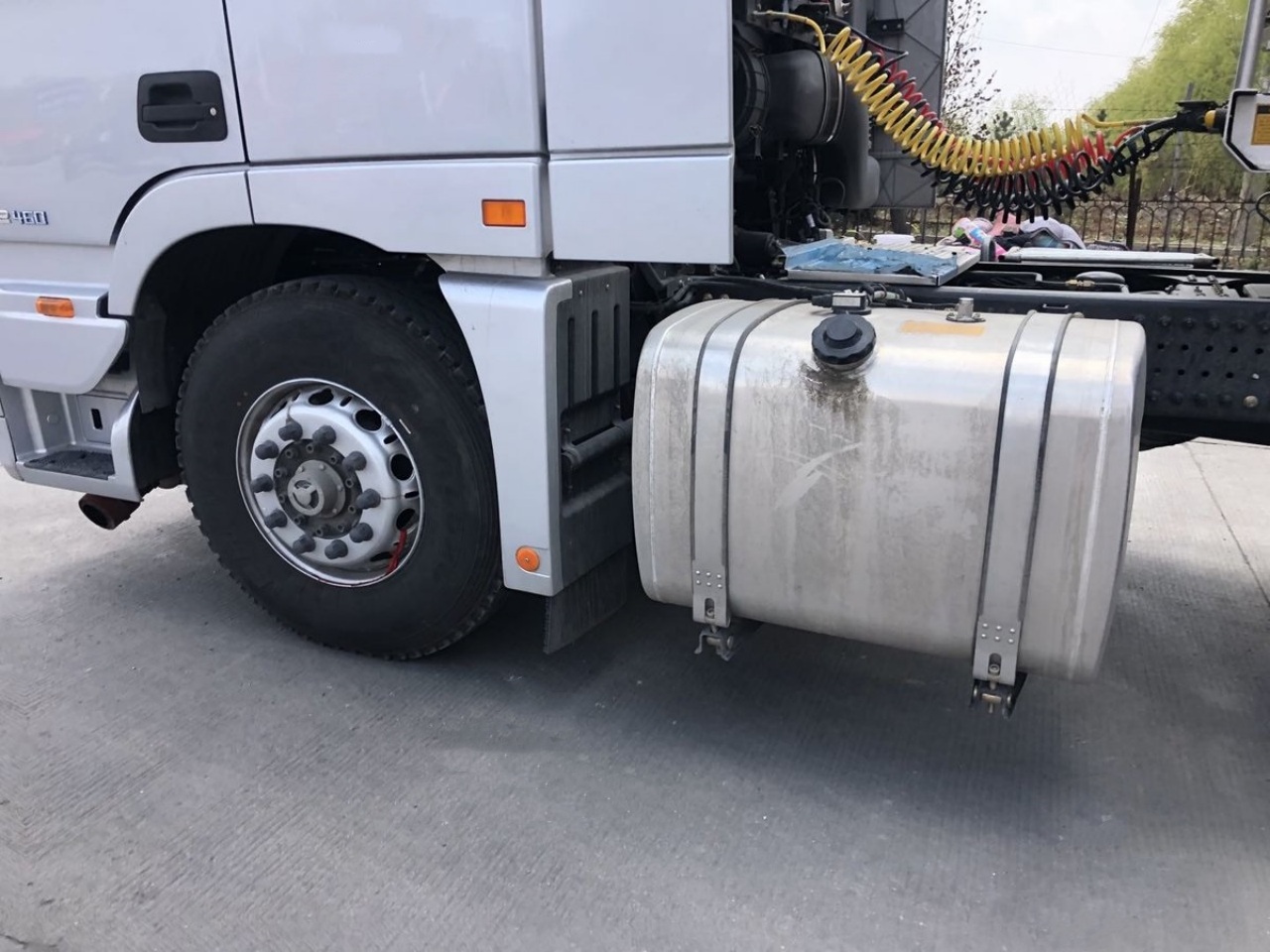 Foton Auman EST 49 CBM Fuel Tanker Truck – Designed for Long-Haul Logistics Transport! (3)