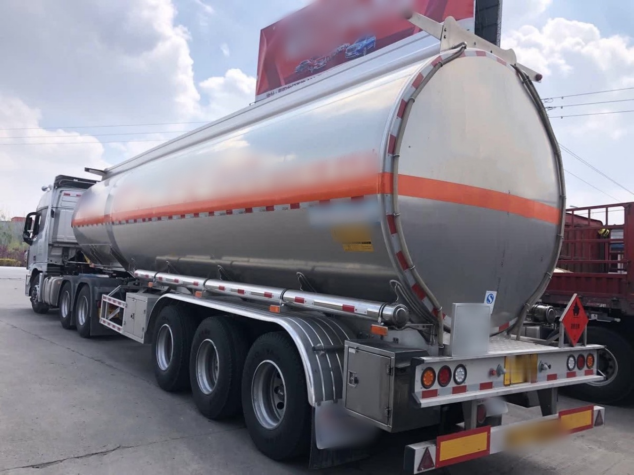Foton Auman EST 49 CBM Fuel Tanker Truck – Designed for Long-Haul Logistics Transport! (8)