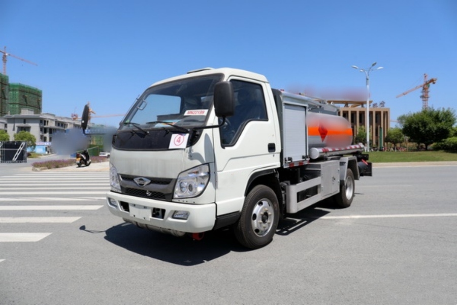 Foton Forland Star 3m³ Small Mobile Fuel Delivery Truck – Compact and Powerful!