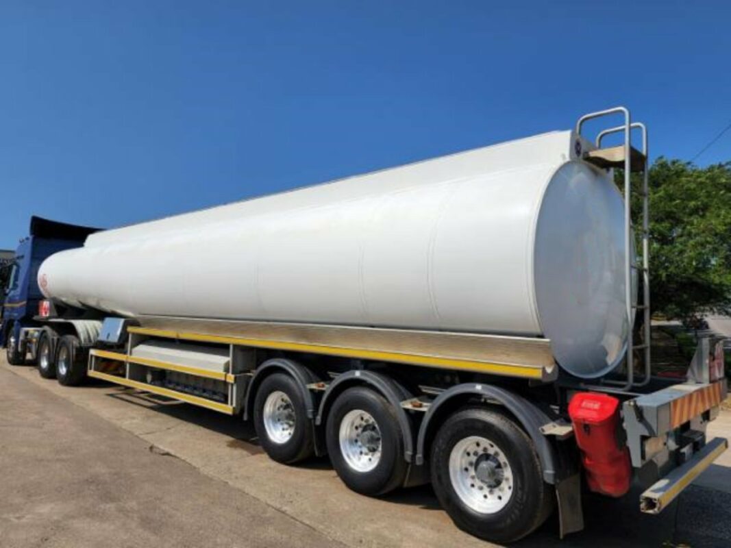 Fuel tank truck (3)