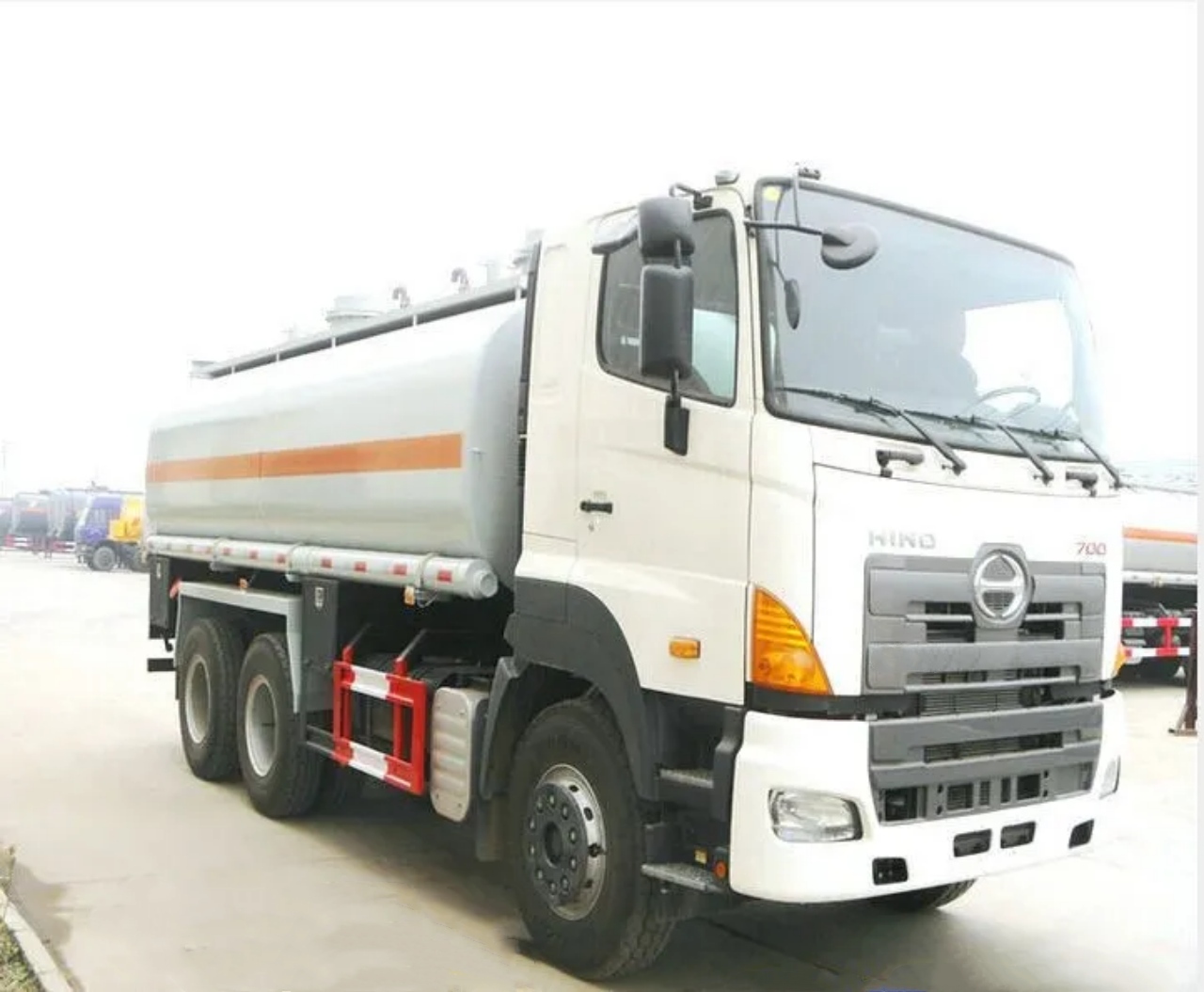 HINO 700P 25000 Liters Mobile Fuel Truck (2)