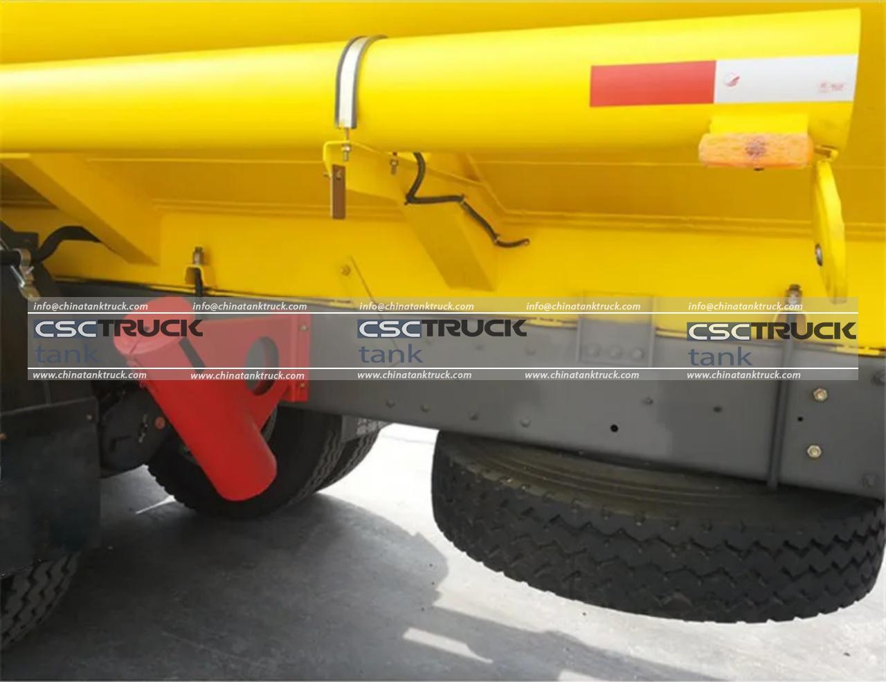 HOWO 18000 Liters Mobile Fuel Truck (5) HOWO 18000 Liters Mobile Fuel Truck (5)