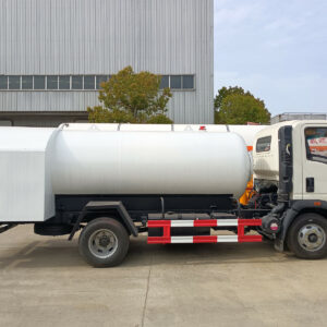 HOWO 2 Ton LPG Bobtail Truck