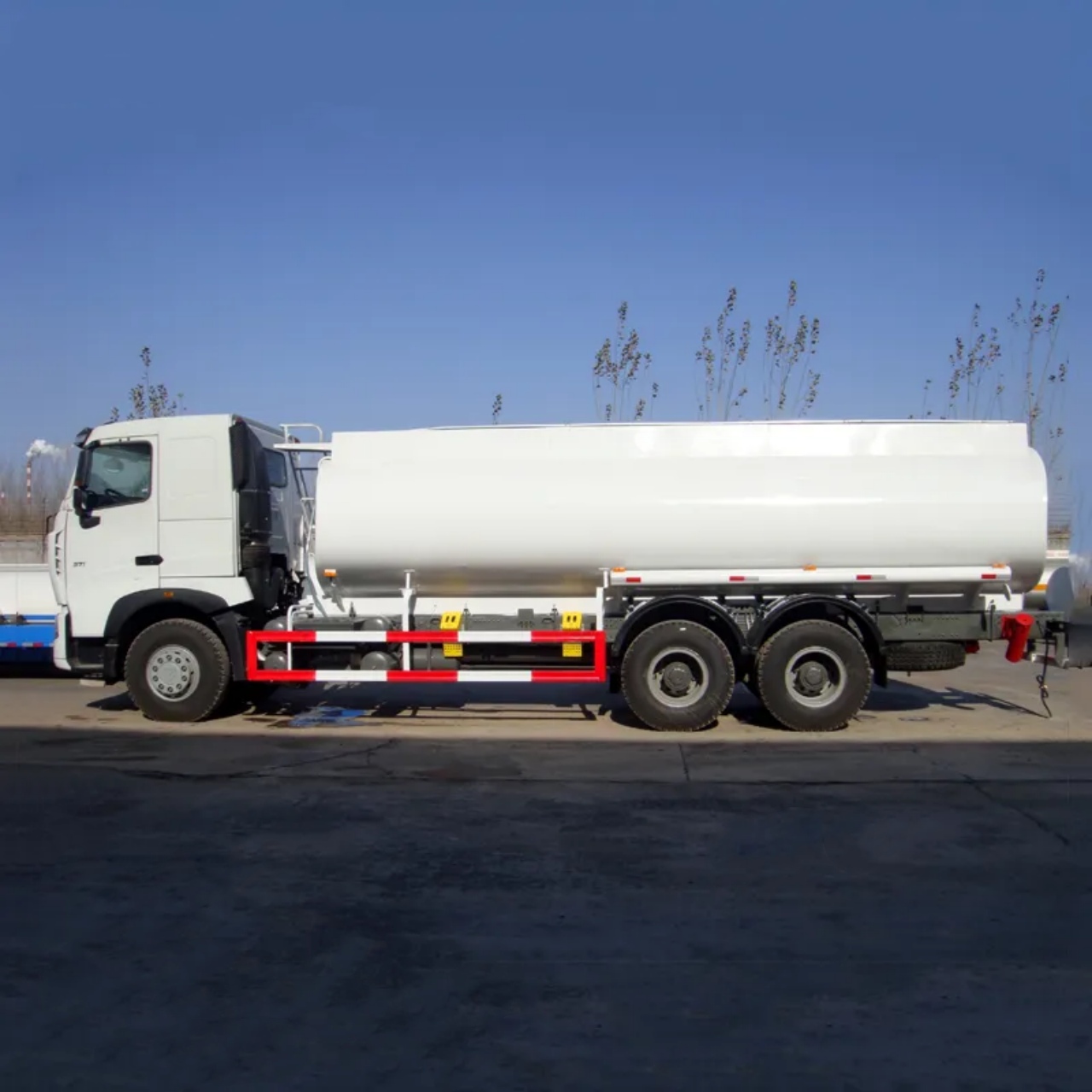 HOWO 20 CBM Diesel Fuel Bowser (2)