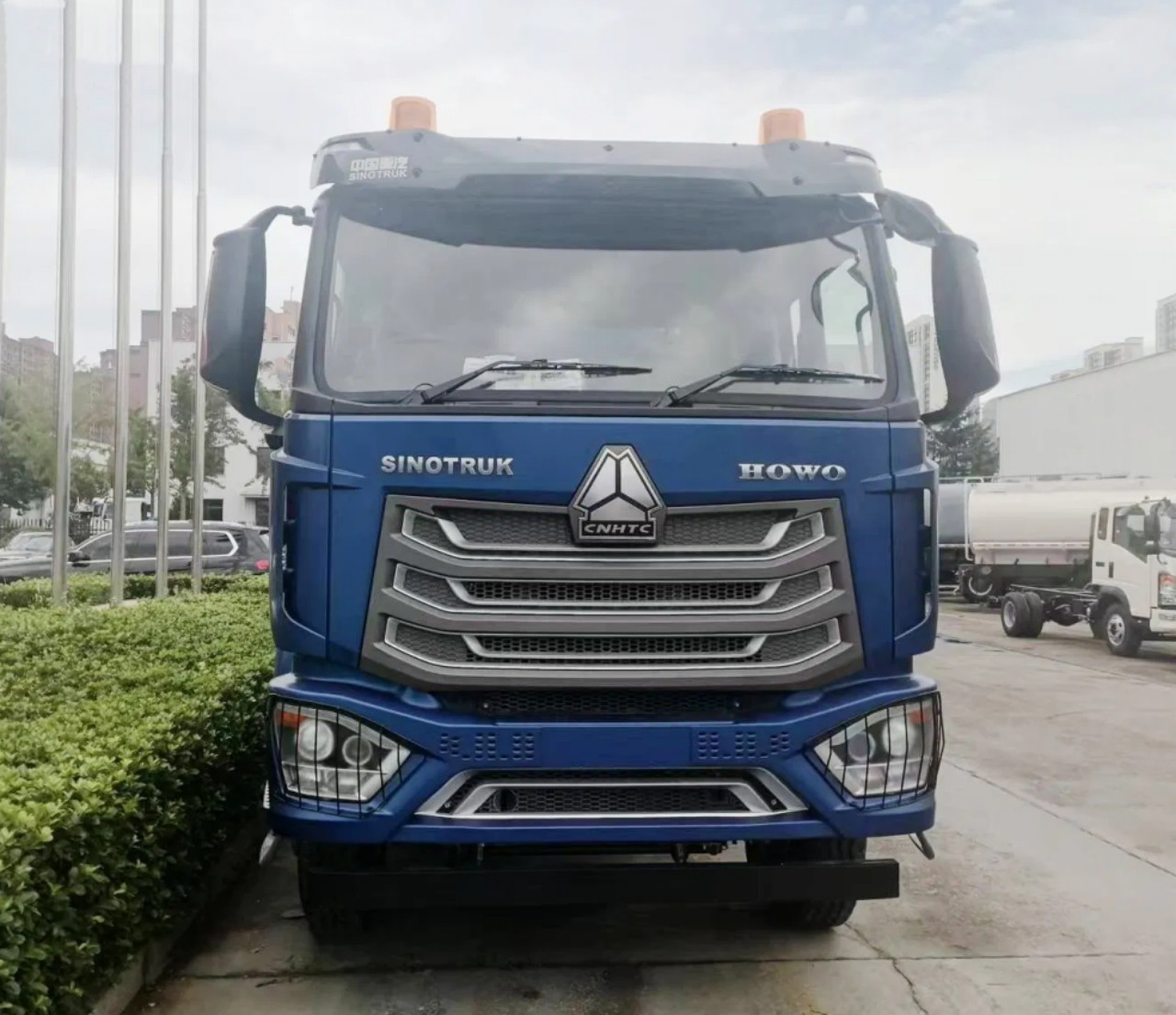 HOWO 20000 Liters Fuel Tanker Lorry (2)