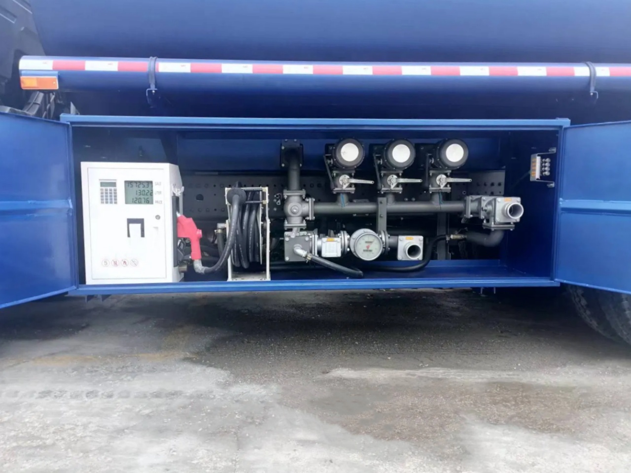 HOWO 20000 Liters Fuel Tanker Lorry (6)