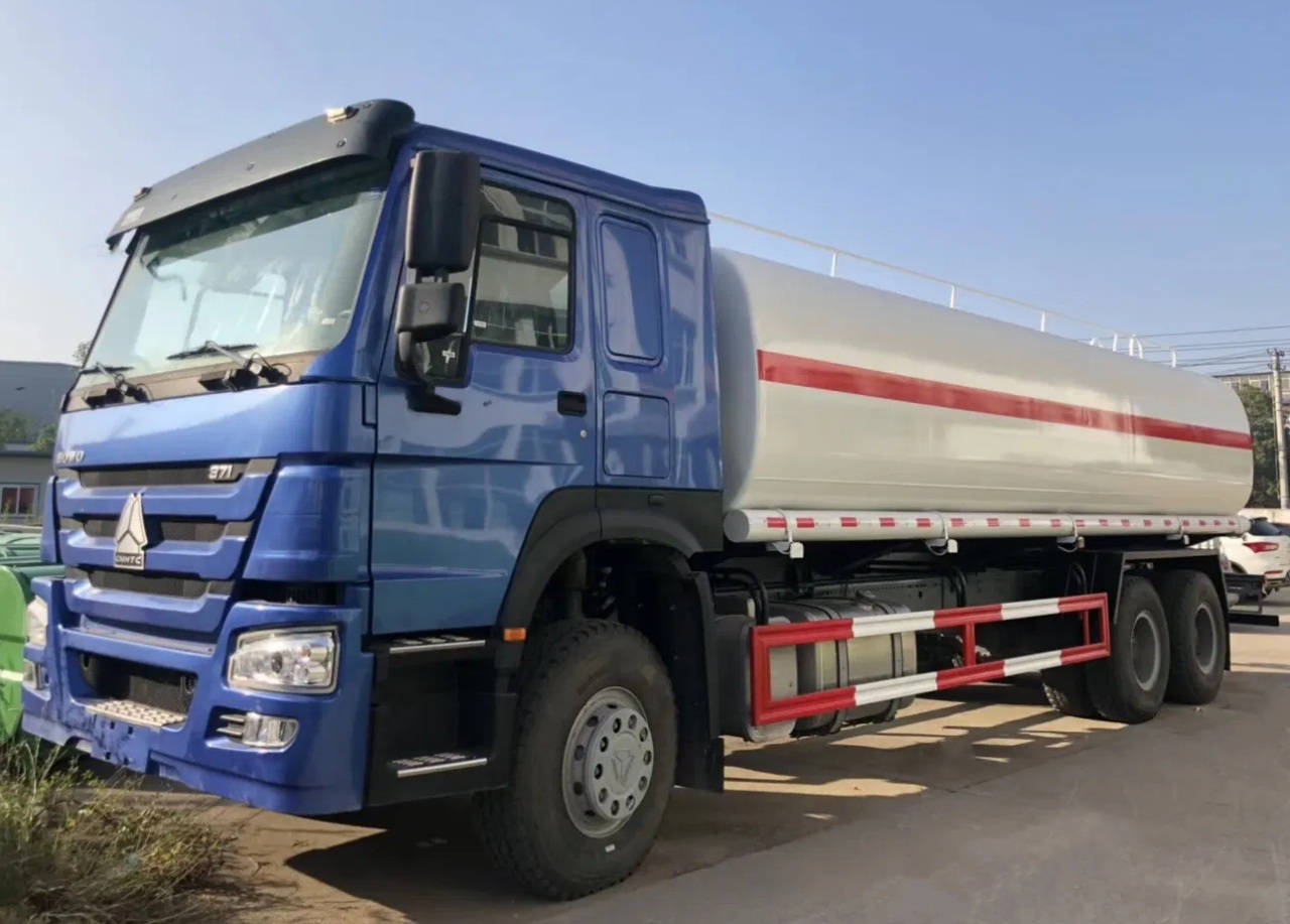 HOWO 20000 Liters Water Delivery Truck