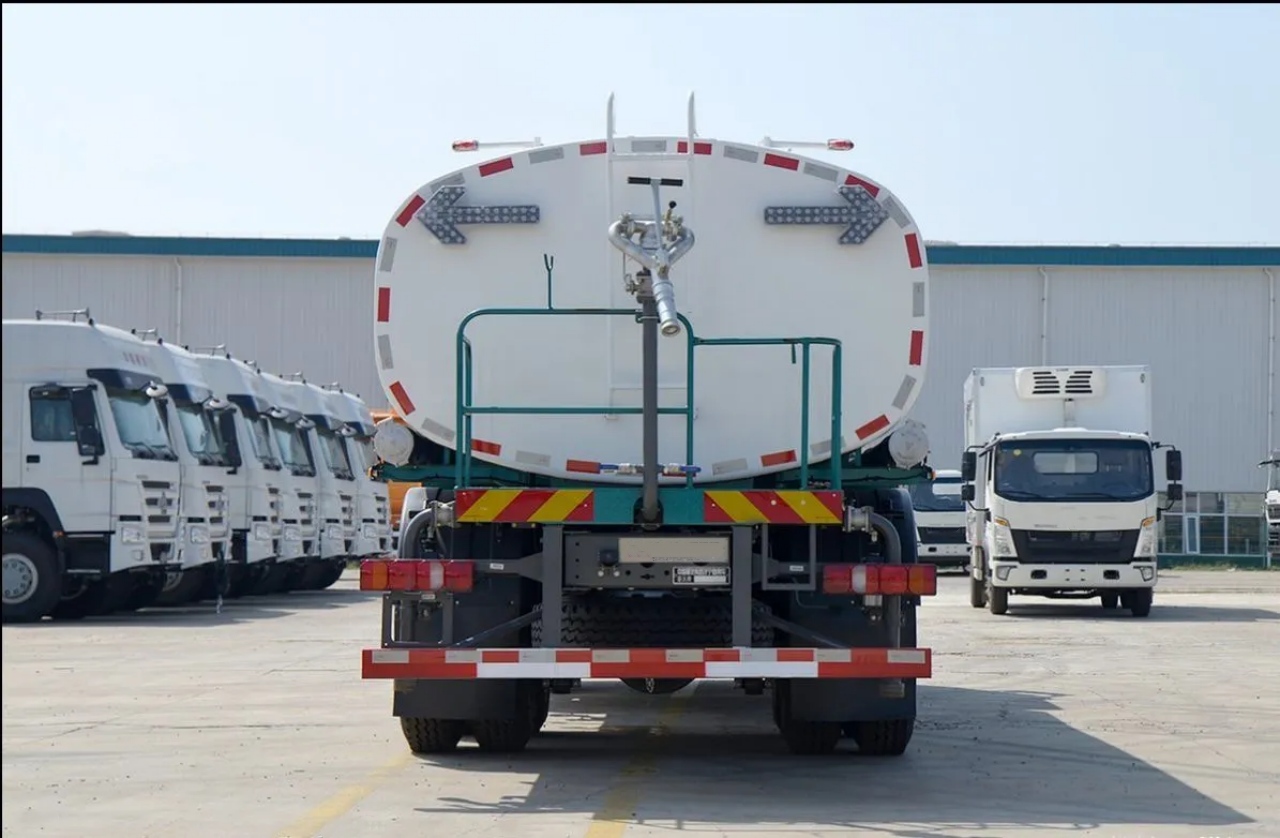 HOWO 20000 Liters Water Truck (6)
