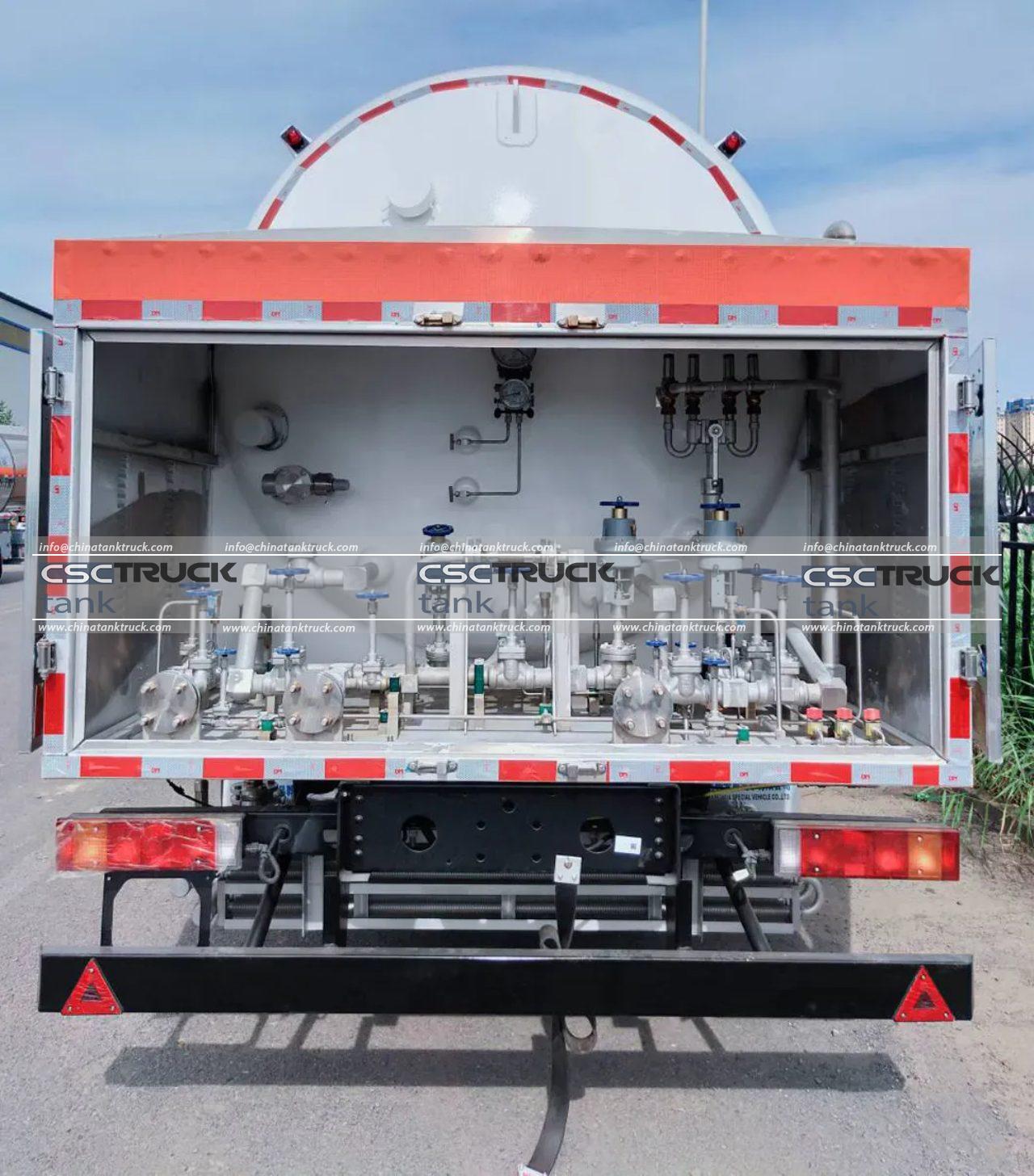 HOWO 27 CBM LNG Transport Truck (7)