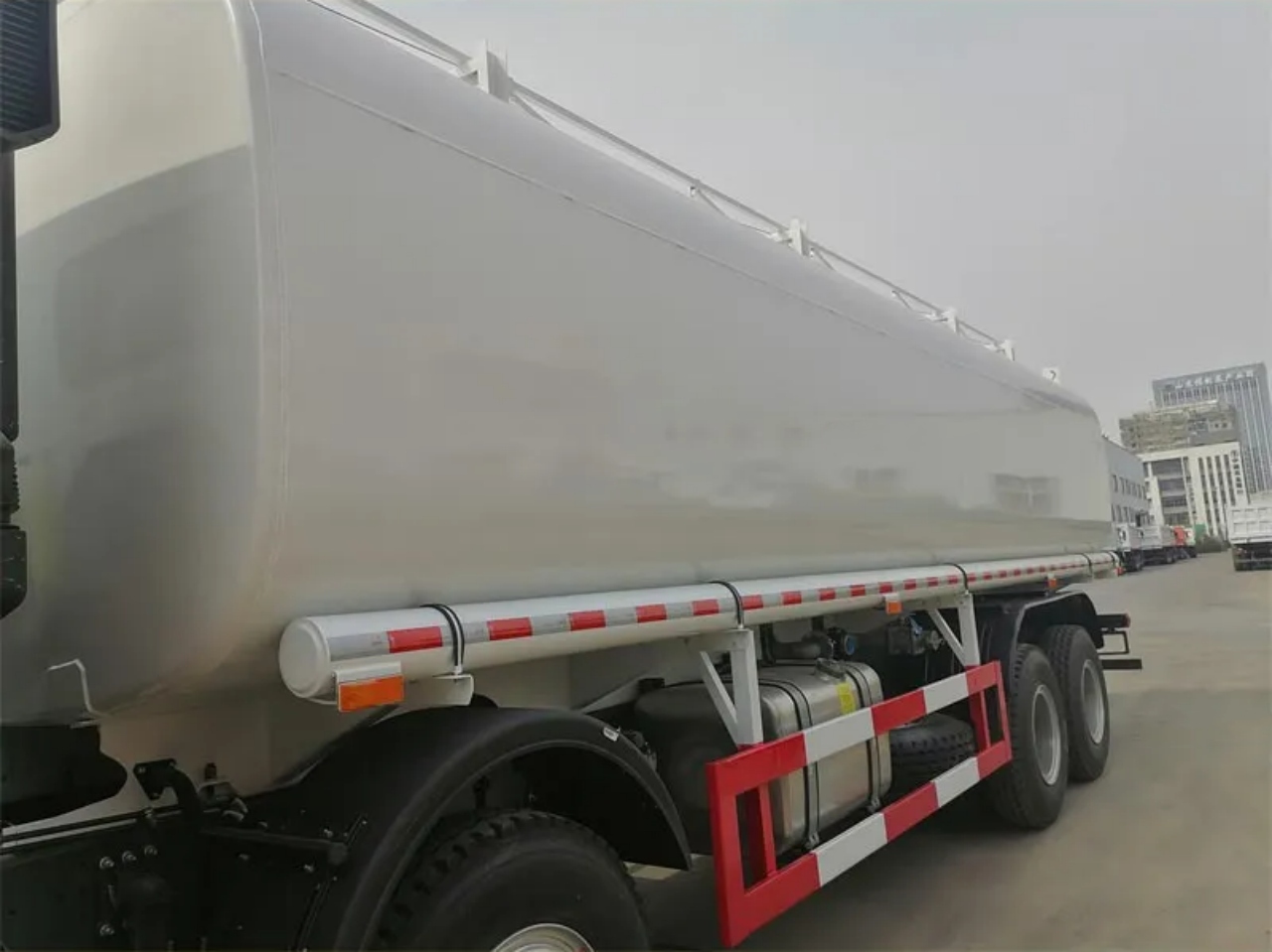 HOWO 35000 Liters Water Tanker Truck (5)