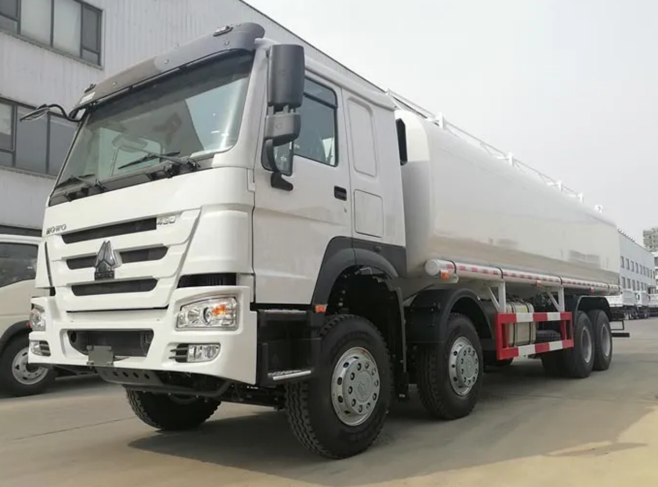 HOWO 35000 Liters Water Tanker Truck