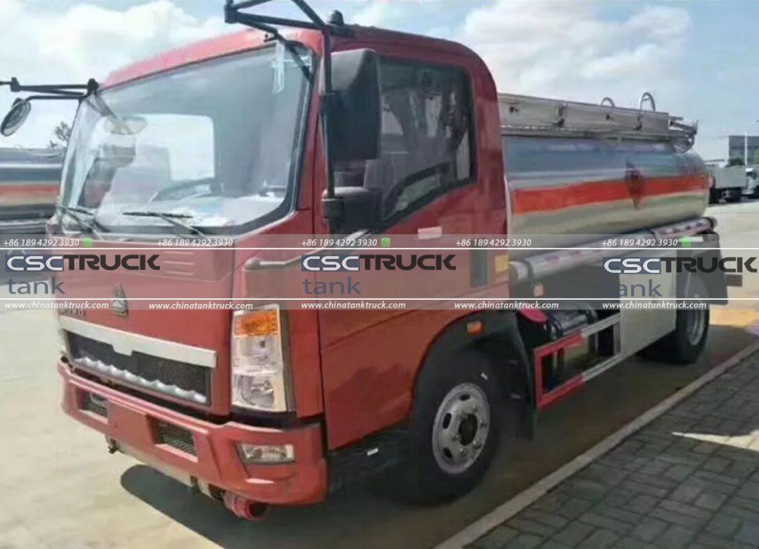 HOWO 5000 Liters Fuel Transport Truck