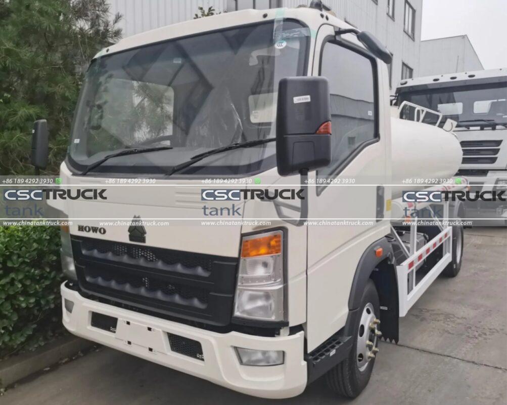 HOWO 5000 Liters Mobile Fuel Truck