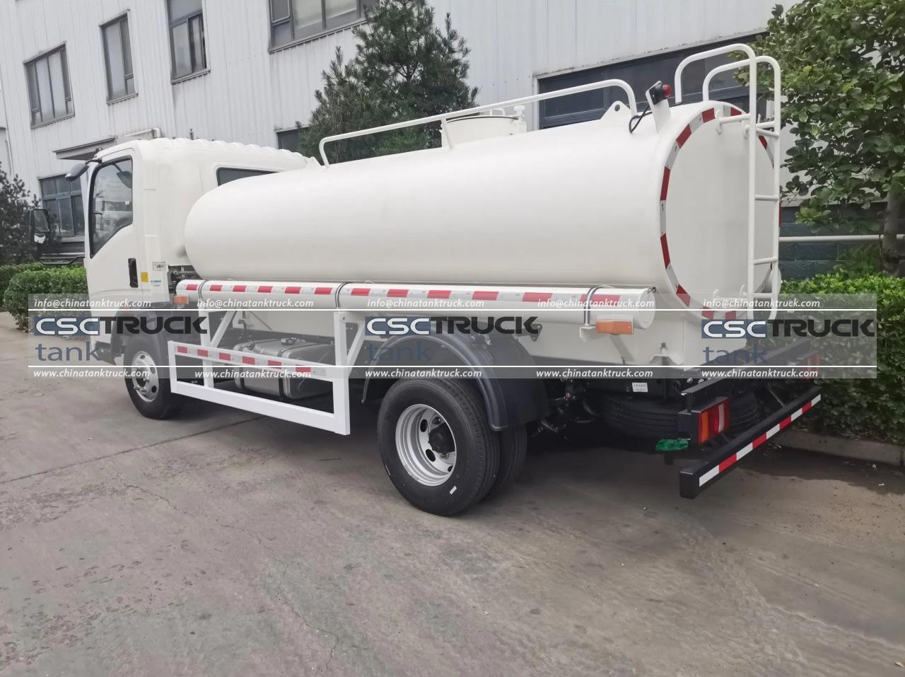 HOWO 5000 Liters Mobile Fuel Truck (3) HOWO 5000 Liters Mobile Fuel Truck (3)