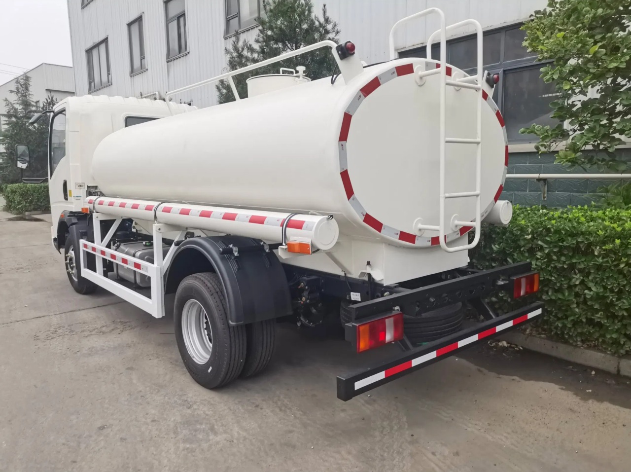 HOWO 5000 Liters Mobile Fuel Truck (5)