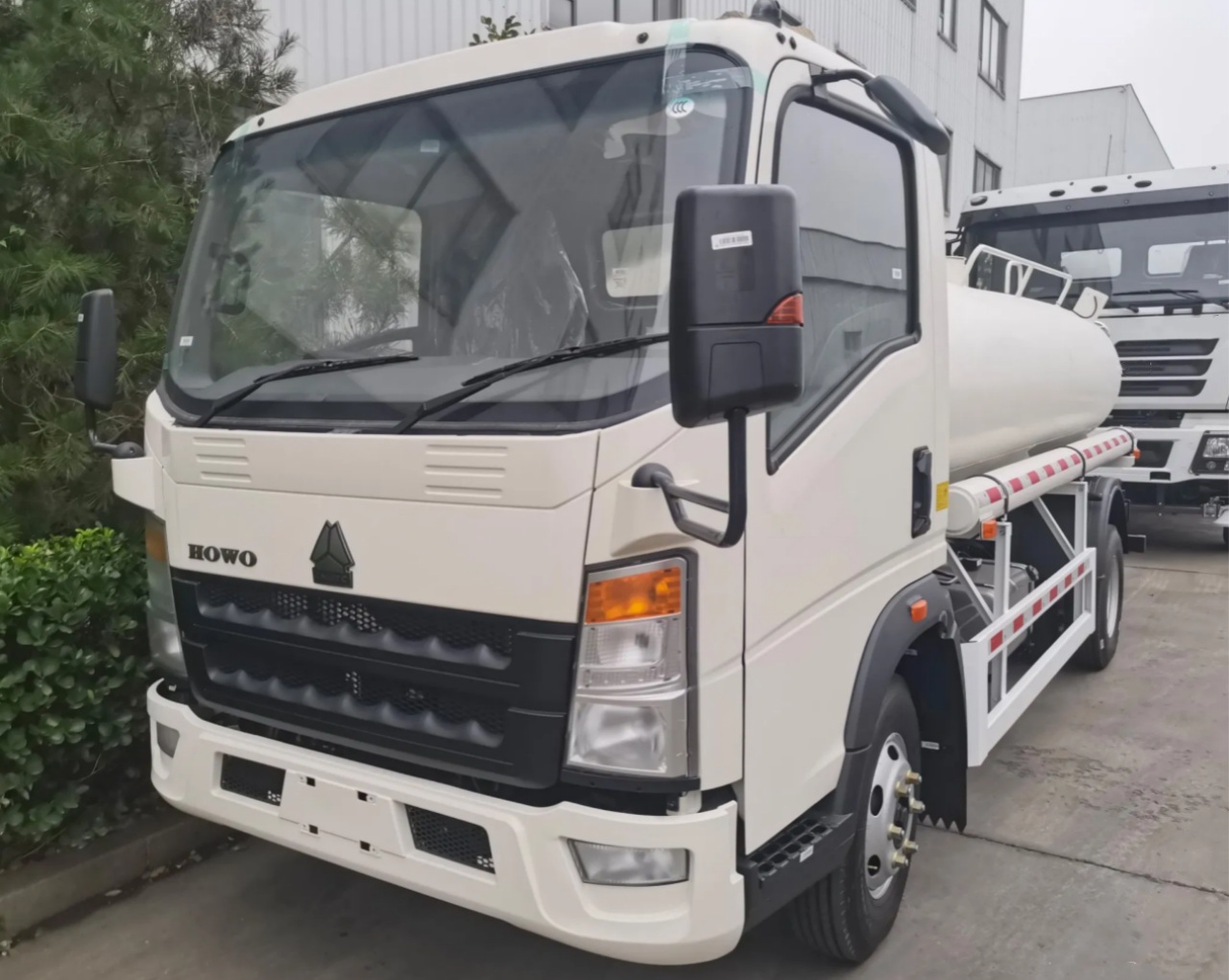 HOWO 5000 Liters Mobile Fuel Truck
