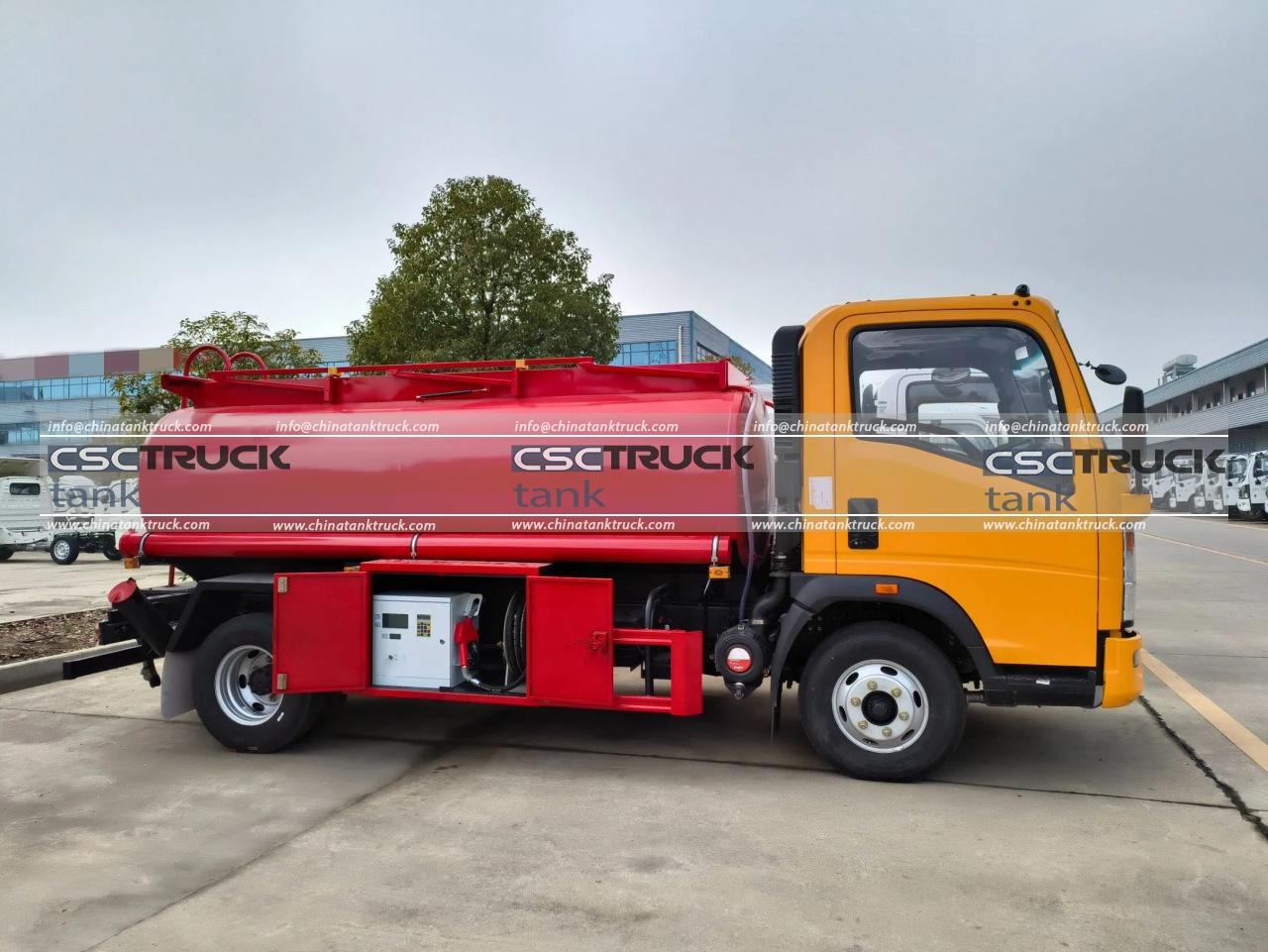 HOWO 5000 Liters Small Fuel Bowser (2) HOWO 5000 Liters Small Fuel Bowser (2)