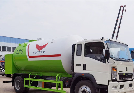 HOWO 7 Ton LPG Bobtail Truck