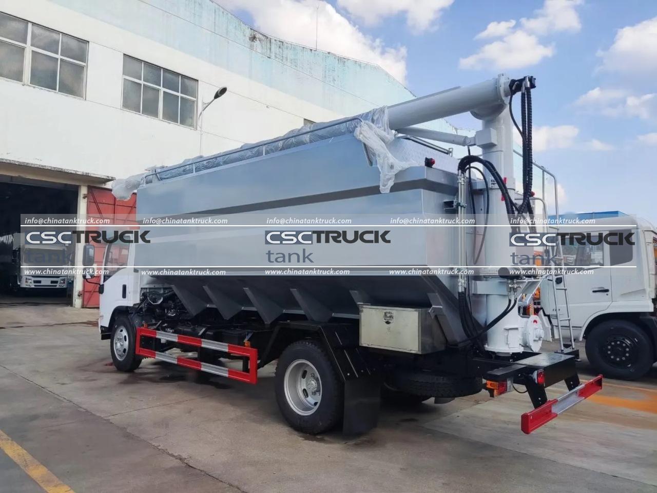ISUZU ELF 6T Payload Bulk Feed Tanker Truck (5) ISUZU ELF 6T Payload Bulk Feed Tanker Truck (5)