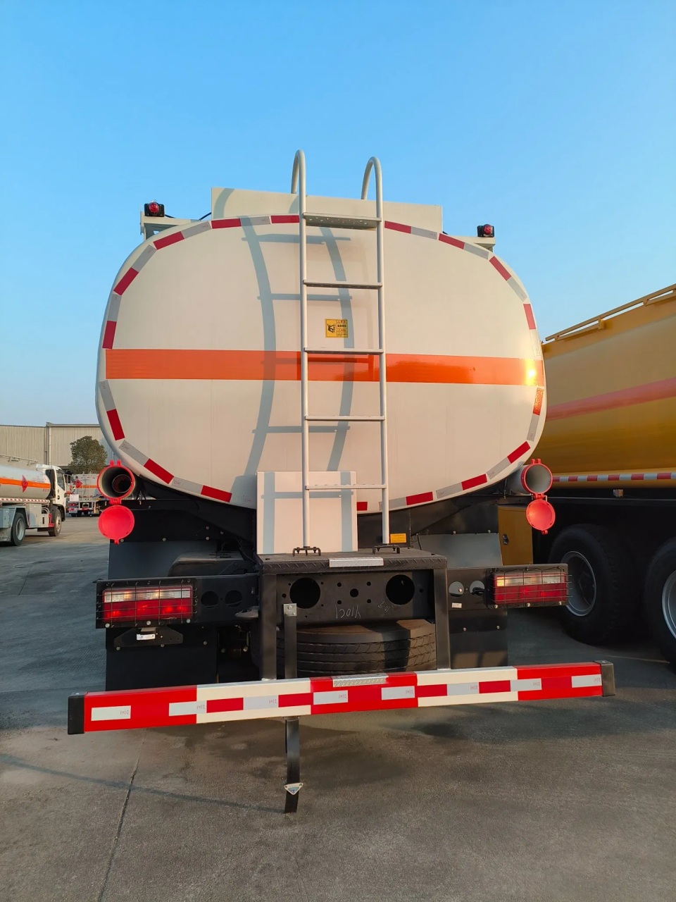 JAC 20000 Liters Diesel Fuel Bowser (4)