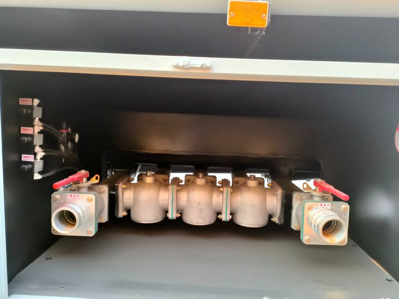 JAC 20000 Liters Diesel Fuel Bowser (5)