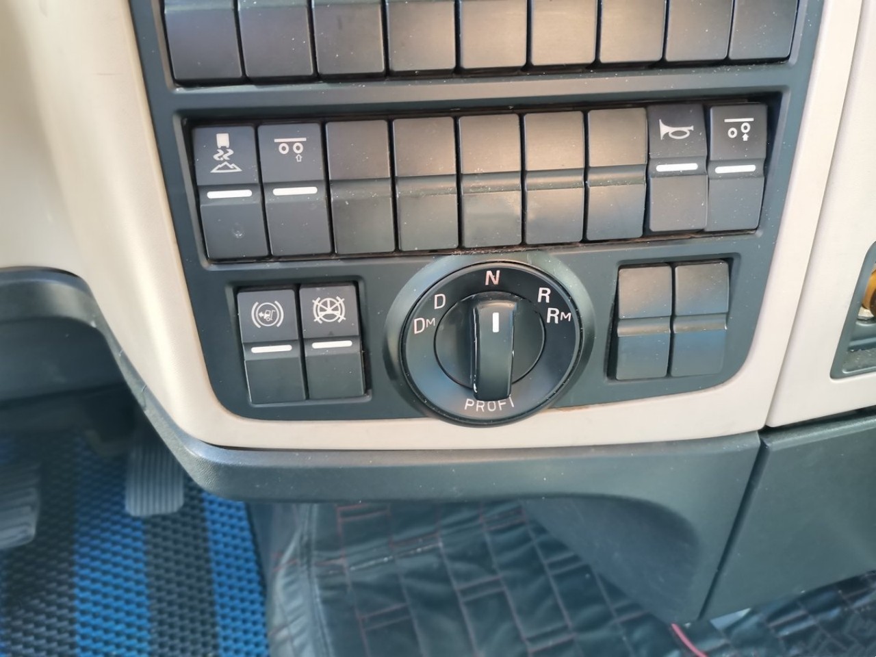 MAN TGX Fresh Milk Truck – A High-Performance, High-Efficiency Choice! (14)