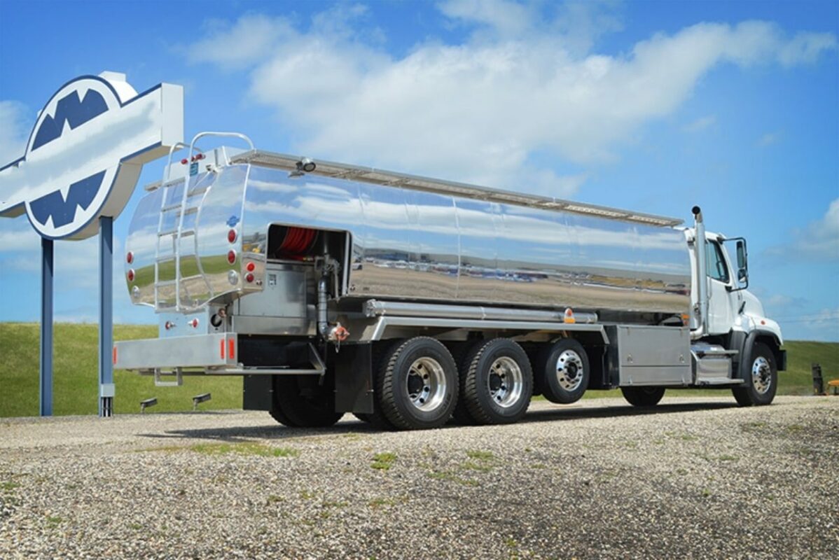 Oil tank truck (6)