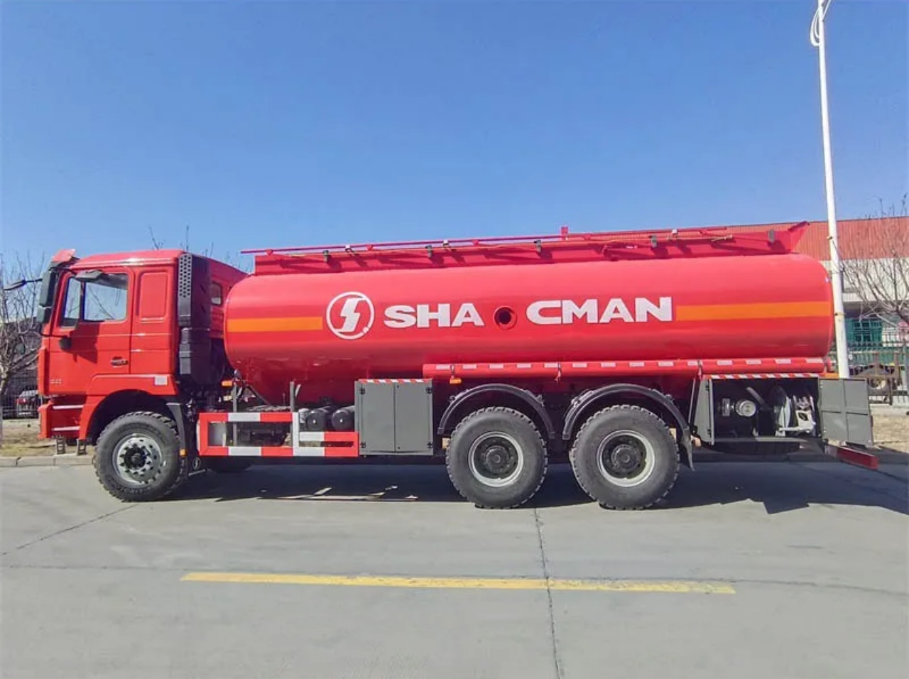 SHACMAN F3000 20000 Liters Fuel Tanker Truck (4)