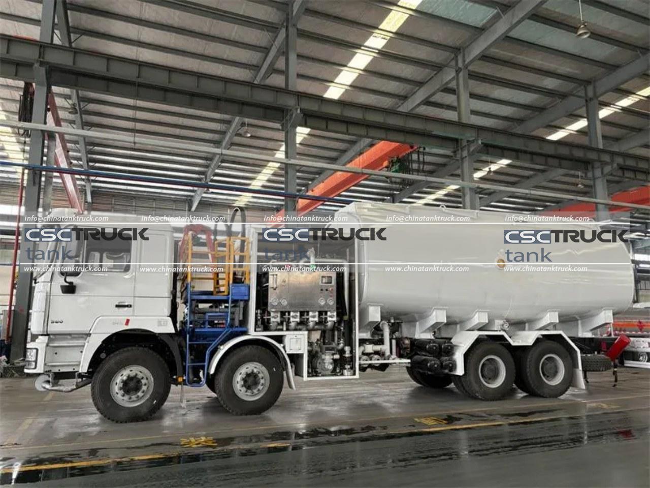 SHACMAN F3000 30000 Liters Aircraft Refueller (3)