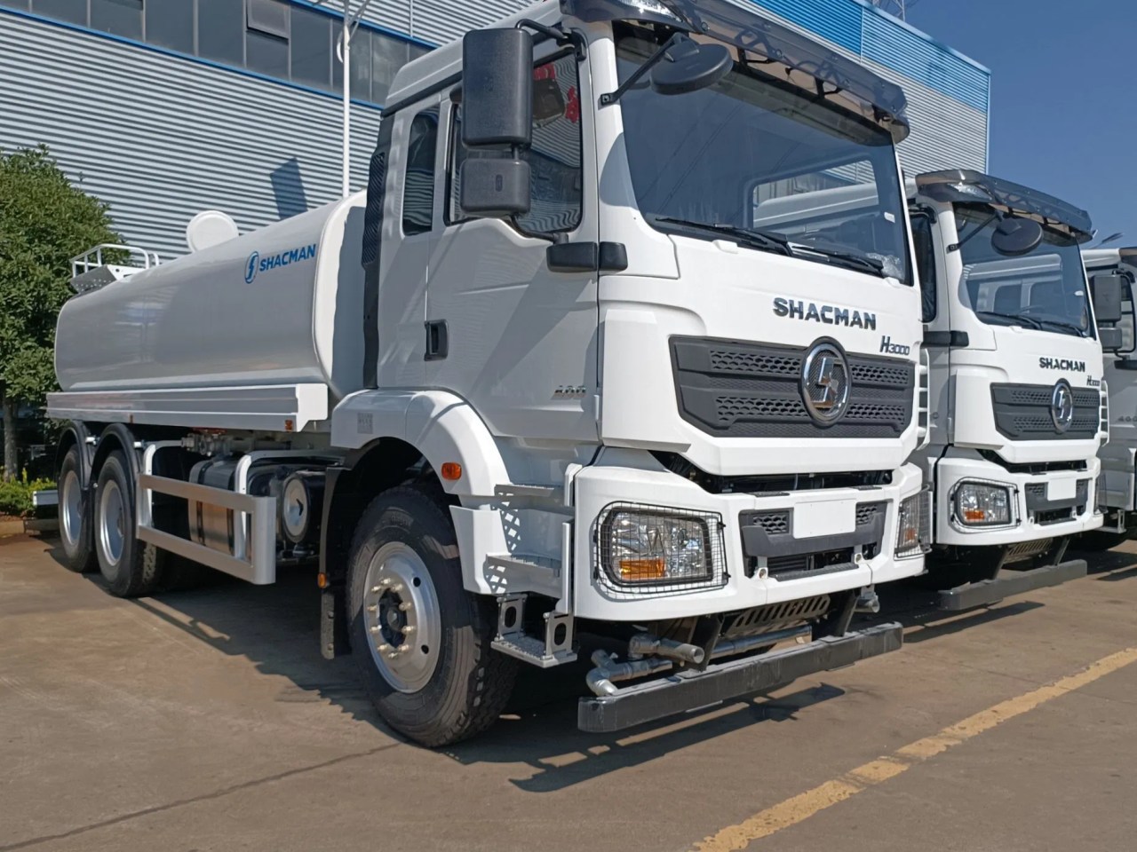 SHACMAN H3000 20 CBM Water Tanker Truck (2)