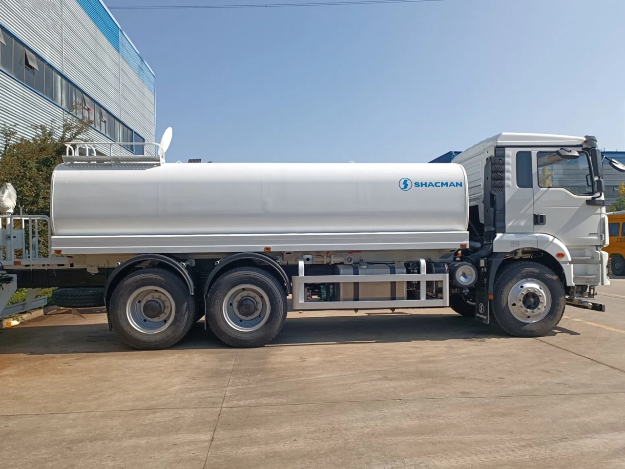 SHACMAN H3000 20 CBM Water Tanker Truck (5)