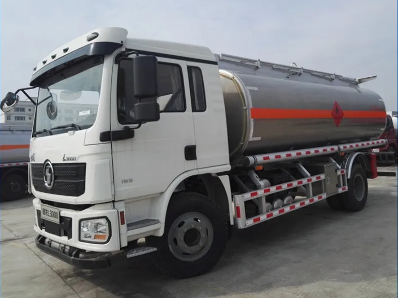 SHACMAN L3000 15000 Liters Fuel Tanker Truck
