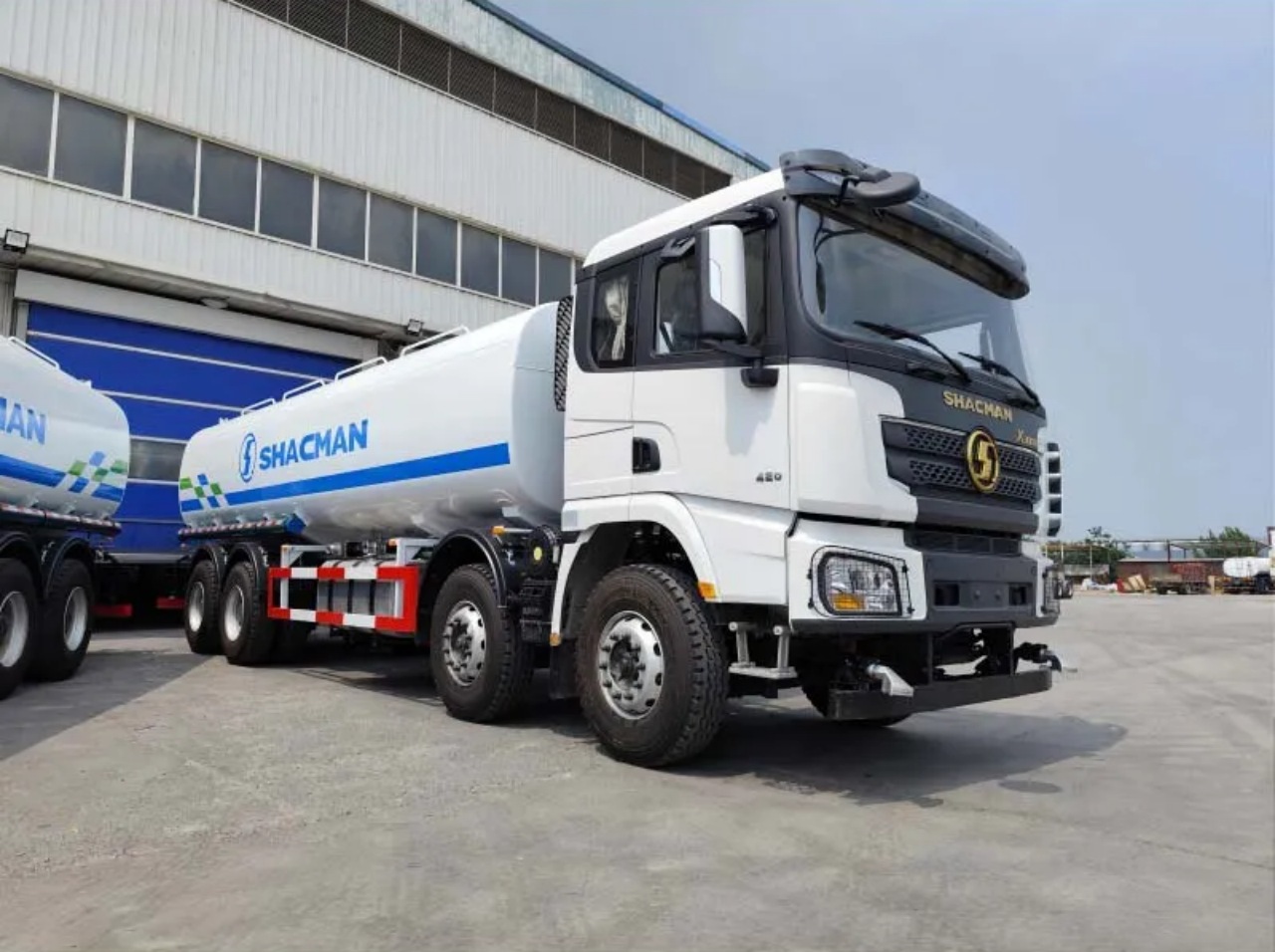 SHACMAN X3000 25000 Liters Water Truck (2)