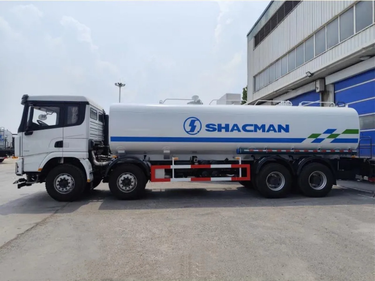 SHACMAN X3000 25000 Liters Water Truck (5) SHACMAN X3000 25000 Liters Water Truck (5)