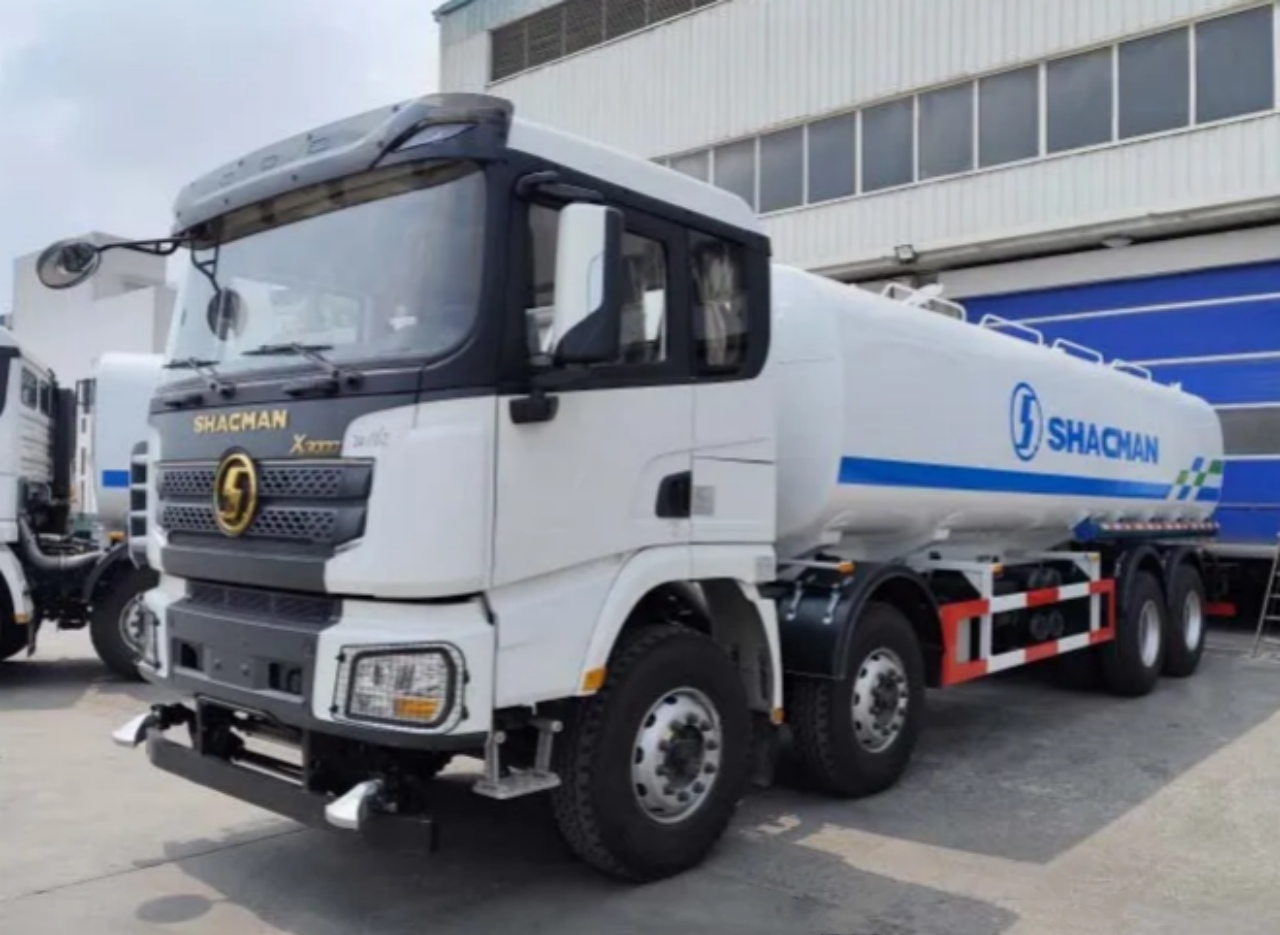 SHACMAN X3000 25000 Liters Water Truck