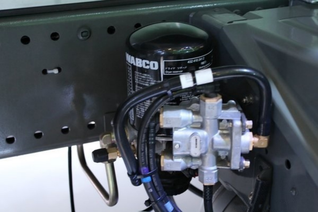 SITRAK 30000L C5H Fuel Tanker Truck – An Economical and Reliable Choice! (4)