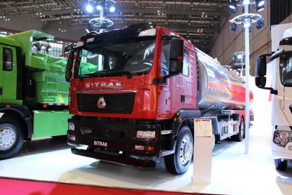 SITRAK 30000L C5H Fuel Tanker Truck – An Economical and Reliable Choice!