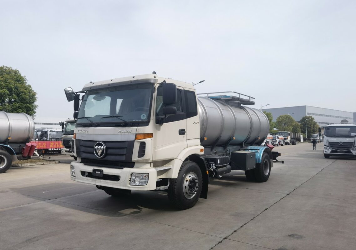 Water tank truck